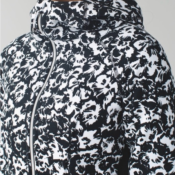 Lululemon Scuba Hoodie III - Picture 3 of 9